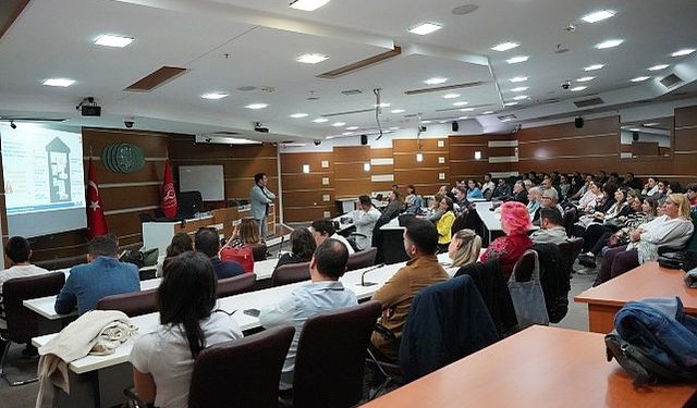 Bornova Belediyesi’nden çalışanlarına 'Temel Afet Bilinci' Eğitimi