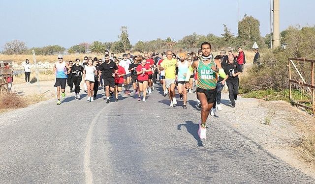 Çiğli’de ‘Cumhuriyet Koşusu’ coşkusu yaşandı