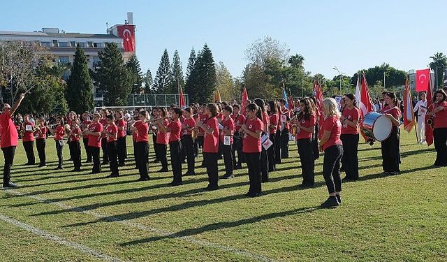 Kemer’de Cumhuriyet Bayramı coşkusu