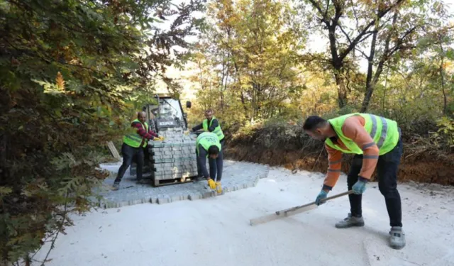 Bursa İnegöl'de yollar parke taşla kaplanıyor