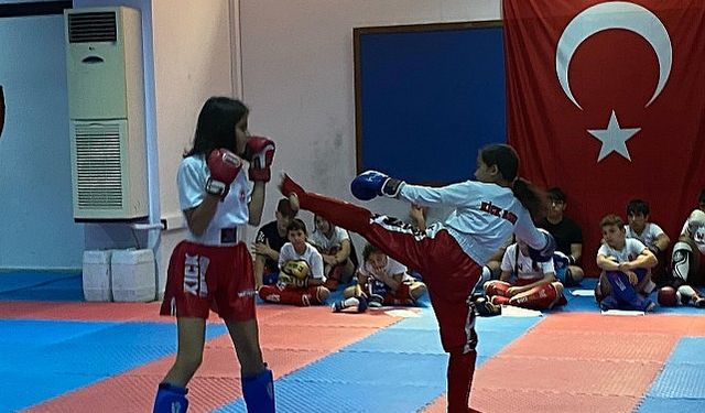 Geleceğin Kick Boks sporcuları kuşak atladı