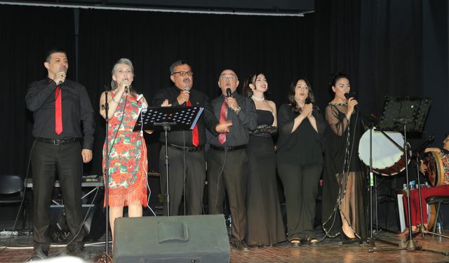 İskenderun’da Sanatseverlerden Yoğun İlgi Gördü