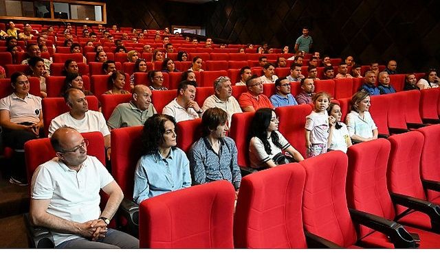 Belediye binasında bayram buluşması