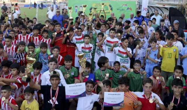 Mersin'de ‘U-11 / U-12 Futbol Şenlik Ligi’ sona erdi