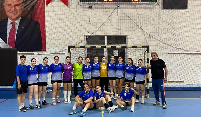 İskenderun Belediyesi Kadın hentbol takımından başarı...