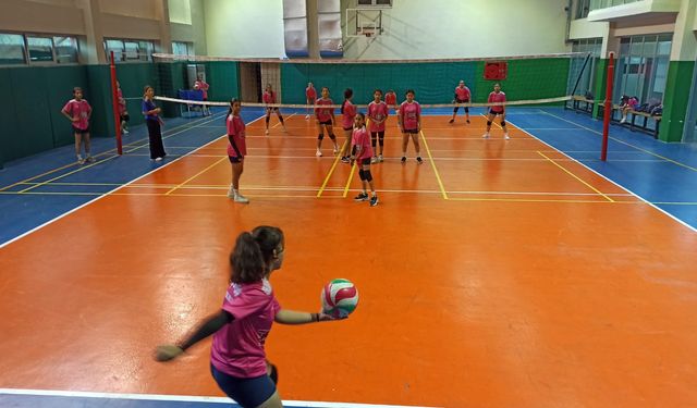 ASAŞ Filtre Voleybol Takımı Hedef Büyüttü