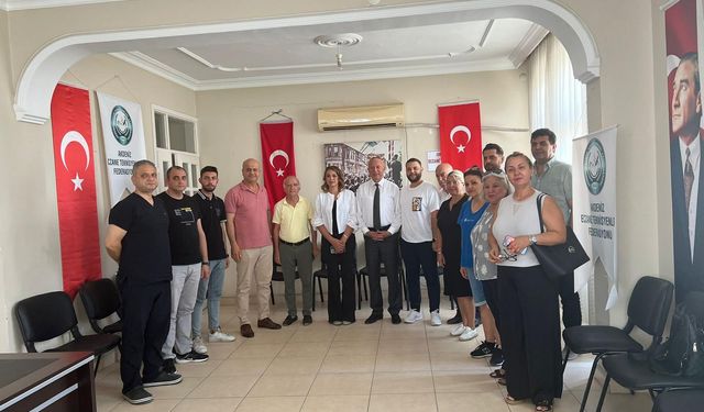 CHP'li Kara'dan Akdeniz Eczacı Teknisyenleri Federasyonu'na Ziyaret