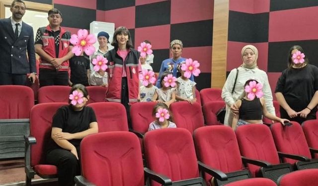 Yetim  Çocuklara Sinema Etkinliği...