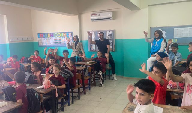 Gökhan Akar, Hatay’da ilkokul öğrencileriyle buluştu…