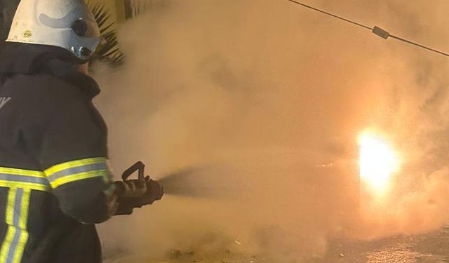 Bahçedeki Otomobil Kül Oldu