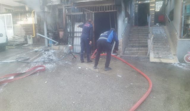 Apartman altındaki depoda Çıkan Yangın korkuttu!