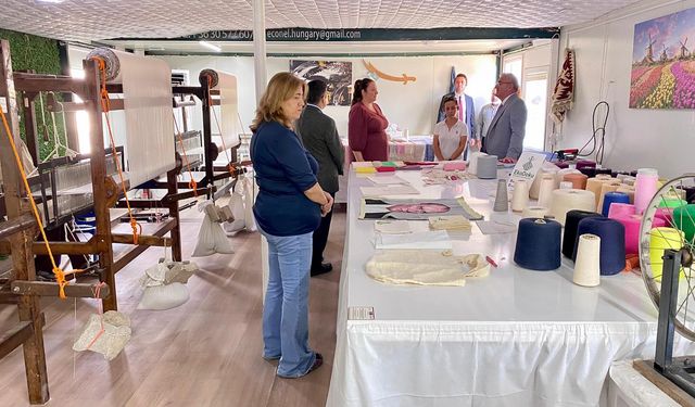 Kaymakam  Önder, Dikiş Kursu Kursiyerleriyle