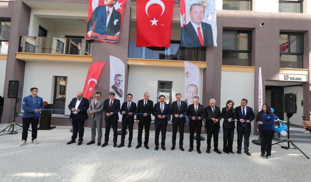 İş Bankası'ndan Hatay'a eğitim desteği