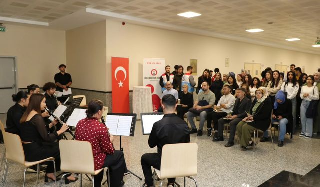 İSTE’de Öğretmenlere Özel Müzik Dinletisi
