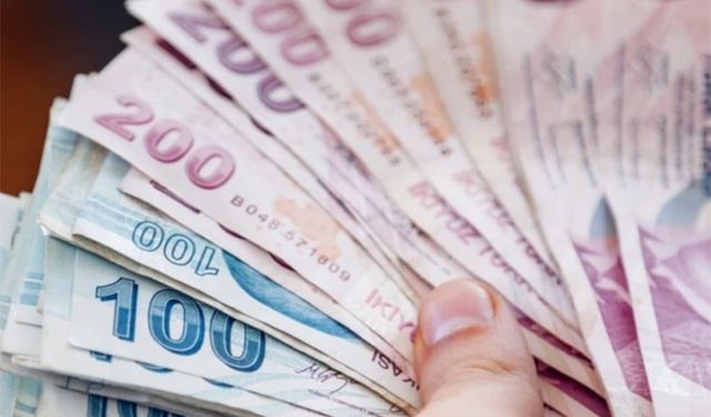 Üst Düzey Memurlara 30 Bin Lira Seyyanen Zam