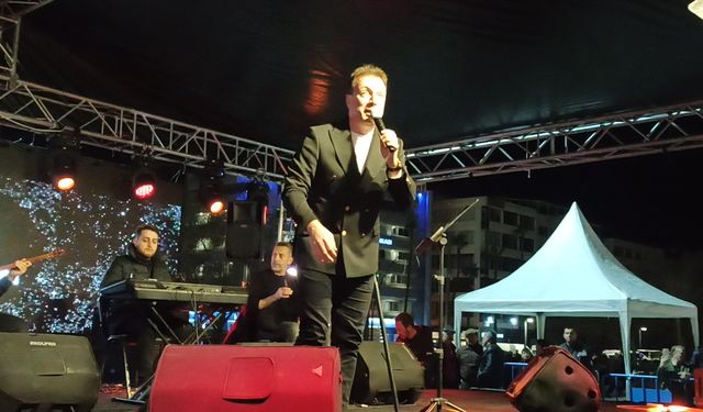 İskenderun’da Yeni Yıl Şenliklerinde Onay Şahin Rüzgârı