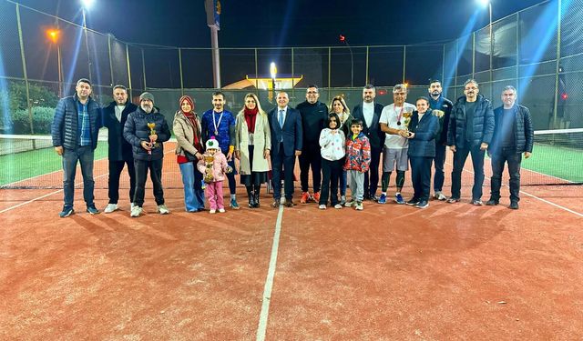 Erzin’de 8 Ocak Tenis Turnuvası Sona Erdi