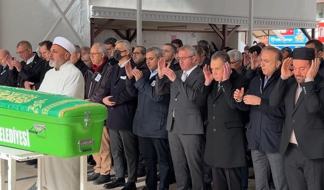 İhsan Dönmez gözyaşları ve dualarla uğurlandı...