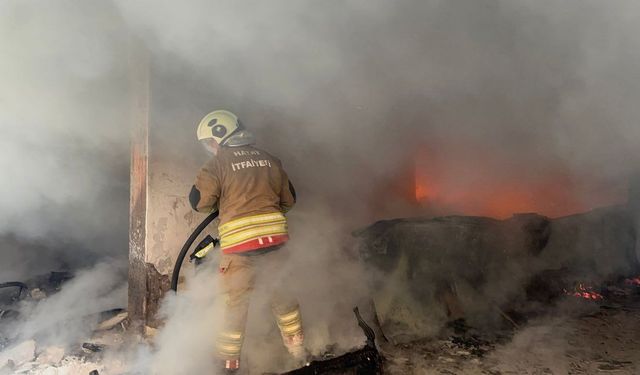 Boş Binada Çıkan Yangın Korkuttu!