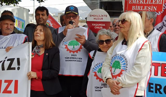 İskenderun’da Emeklilerden “Geçinemiyoruz” Tepkisi