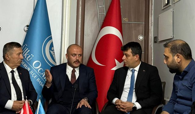 Önce İftar Sonra Tatlı Dağıttılar