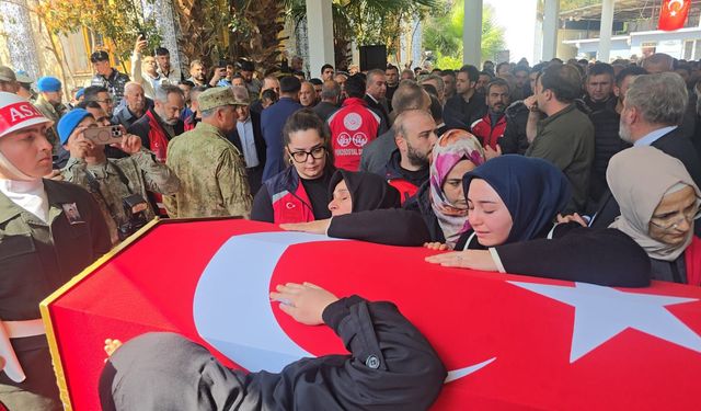 Hatay Şehidini Gözyaşlarıyla Uğurladı