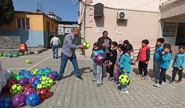 İskenderun’da 23 Nisan’da Çocuklara Anlamlı Sürpriz…