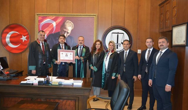 Vali Yardımcısı Yemin Etti Avukat Oldu