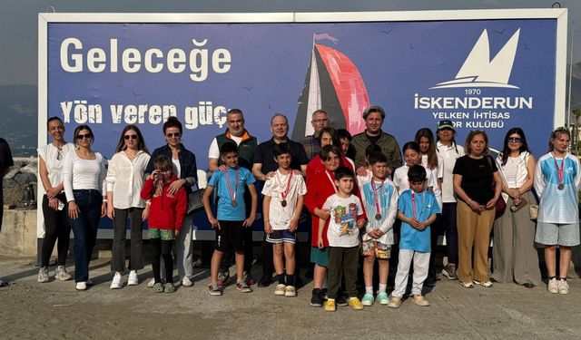 Yelken Sporcuları Kıyasıya Yarıştı