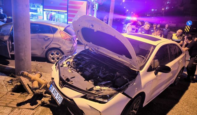 İskenderun’da Gece Yarısı Kaza: 2 Kişi Yaralandı