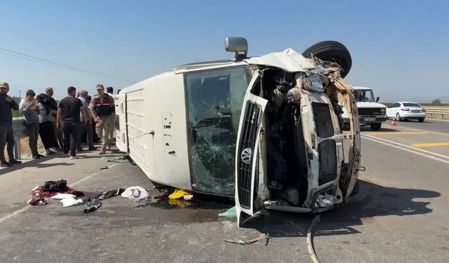 Minibüs devrildi 5 yaralı