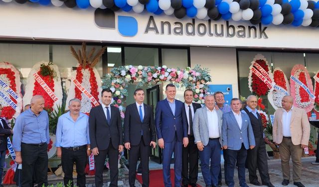 Anadolubank yönetimi, Alanya Şube’de müşterileri ve iş dünyası ile buluştu