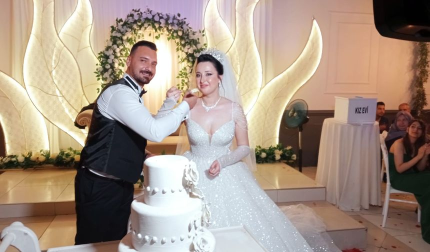 Mutlu Gürsoy, Büşra Ural'la evlendi...