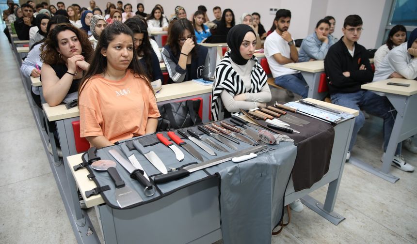 İSTE’de ‘Profesyonel Bıçak Eğitimi’ Semineri…