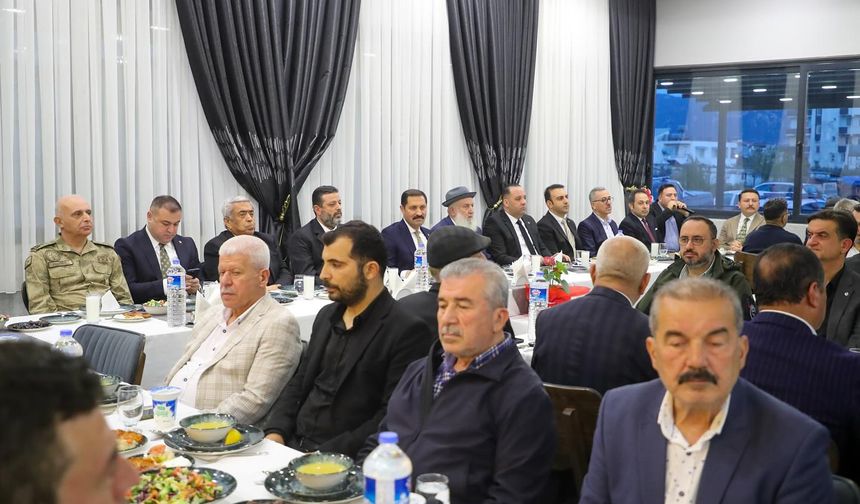 Vali Armutlu'da İftar Programına katıldı
