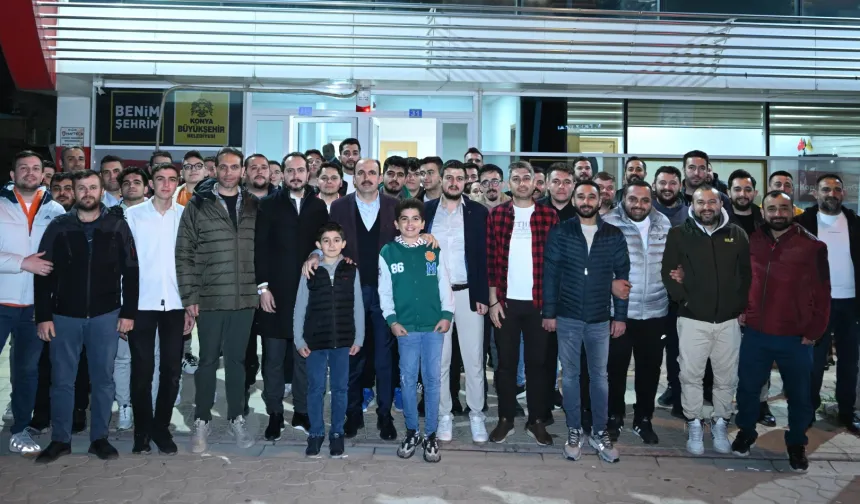 Konya'da Çalışan Gençlik Meclisi üyeleri sahurda bir araya geldi