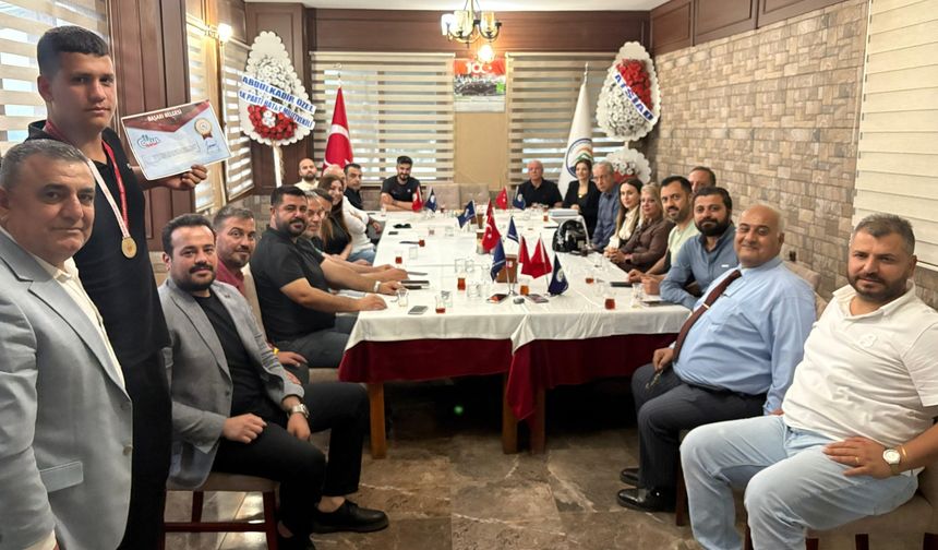 Muay Thai Şampiyonundan, ARİAD’a Ziyaret