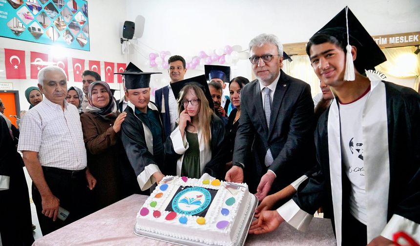 Tosyalı Özel Eğitim Meslek Okulu’nda Mezuniyet Coşkusu