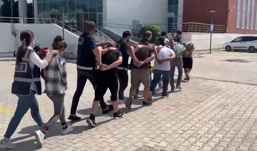 Aranan Şahıslar ve Silahlar Ele Geçirildi