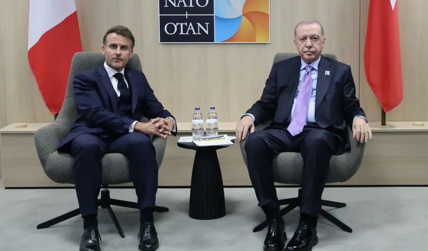 Erdoğan ve Macron Lahey’de görüştü