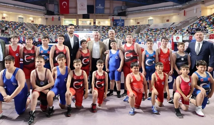 Kocaeli’de uluslararası güreş turnuvası coşkusu