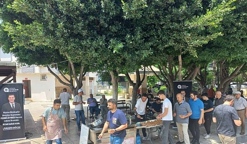 Antalya Büyükşehir Belediyesi’nden Ferdi Zeyrek için lokma dağıtımı