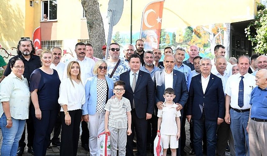 Başkan Aydın mahalleleri geziyor sorunları yerinde çözüyor