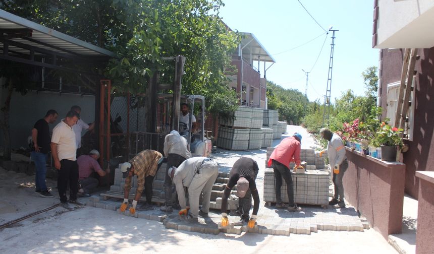 Tarihinde ilk kez asfalt ve parke taşı hizmeti aldı...