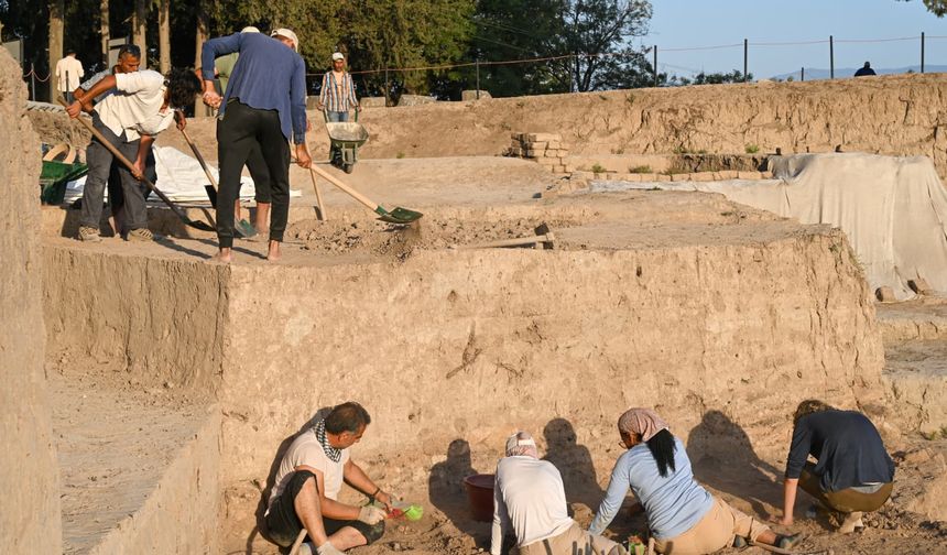 Aççana Höyük’ü Tarihe Işık Tutuyor