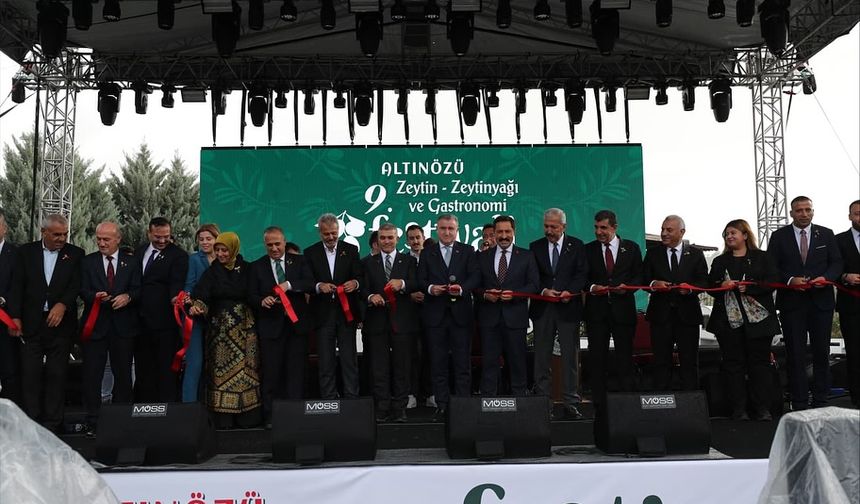 Gençlik Ve Spor Bakanı Bak Temel Attı