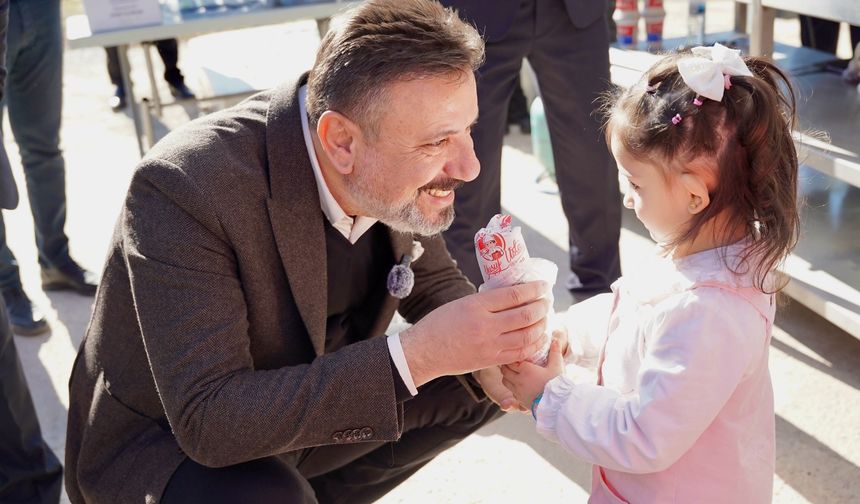 Başkan Üstün, döner ikramlı karne etkinliğinde…