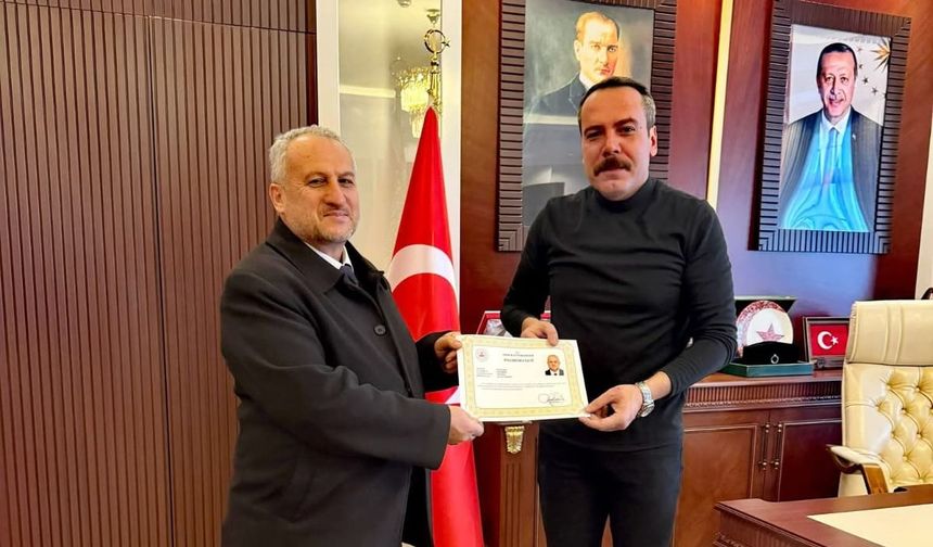 Merkez Camii İmamı Selim Gürz’e Başarı Belgesi