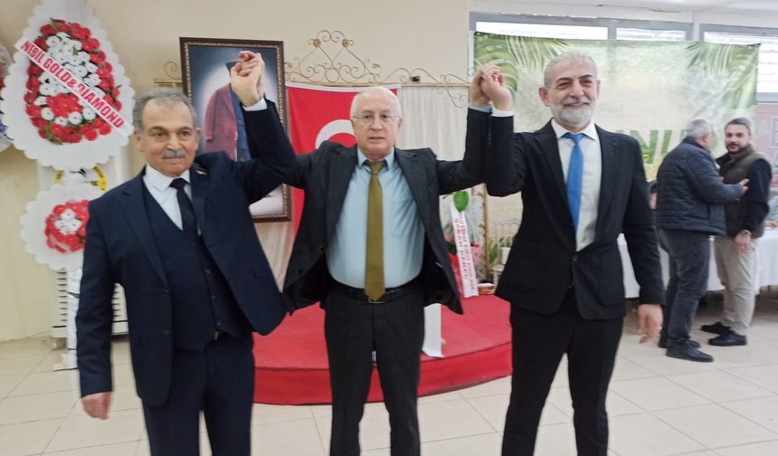 Seçim zaferlerini Davul-zurnayla kutladılar…