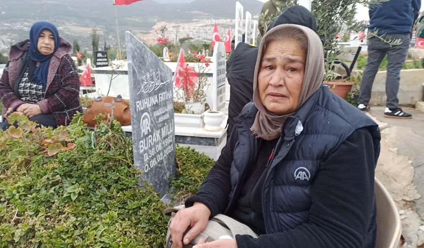 3. yılında deprem şehitliğinde acılar tazelendi!